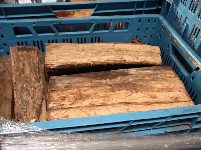 Partij hout - afbeelding 2 van  2