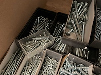 Partij houtbouten en houtschroeven - afbeelding 3 van  7