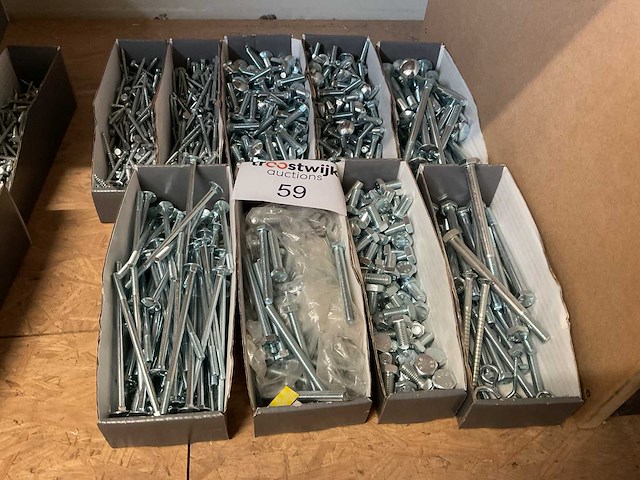 Partij houtbouten en houtschroeven - afbeelding 1 van  7