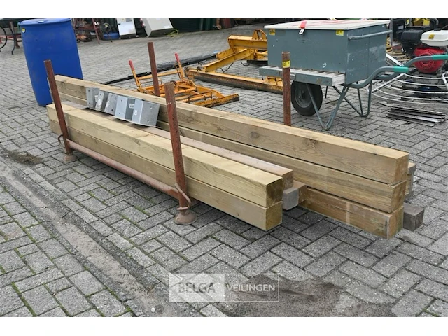 Partij houten balken + metalen schoorbak - afbeelding 2 van  5