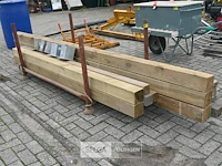 Partij houten balken + metalen schoorbak - afbeelding 2 van  5