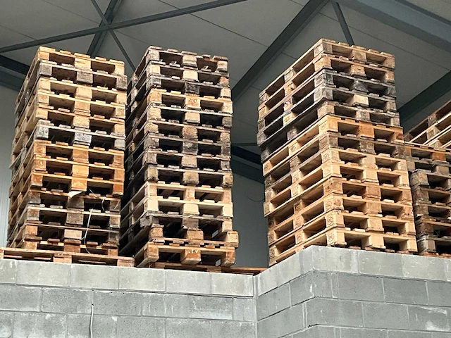 Partij houten euro pallets - afbeelding 2 van  3