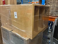 Partij houten kastjes en zitbanken - afbeelding 3 van  3