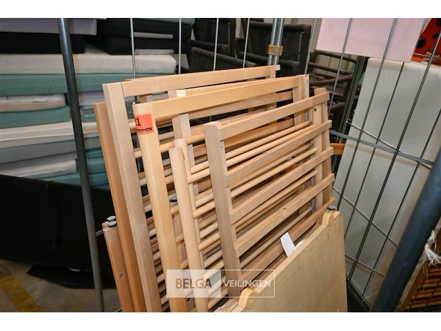 Partij houten kinderbedden - afbeelding 2 van  4