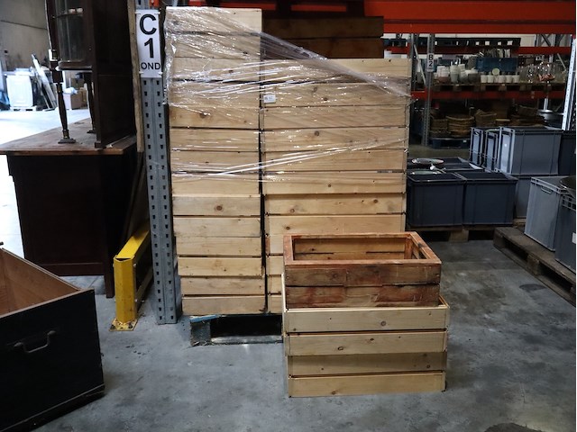 Partij houten omkadering - afbeelding 1 van  4