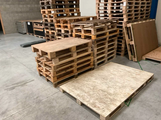 Partij houten palletten - afbeelding 3 van  4