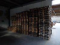 Partij houten palletten - afbeelding 1 van  2