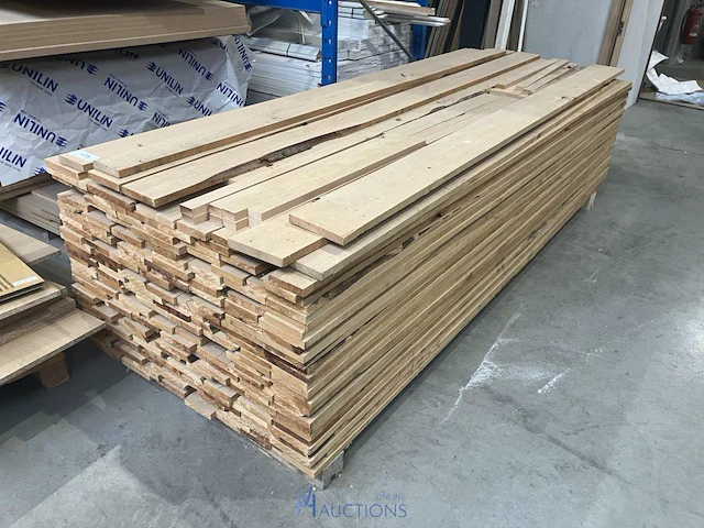 Partij houten planken - afbeelding 1 van  4