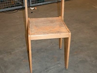 Partij houten stapelstoelen - afbeelding 3 van  4