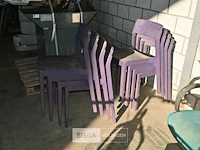 Partij houten stapelstoelen - afbeelding 1 van  4