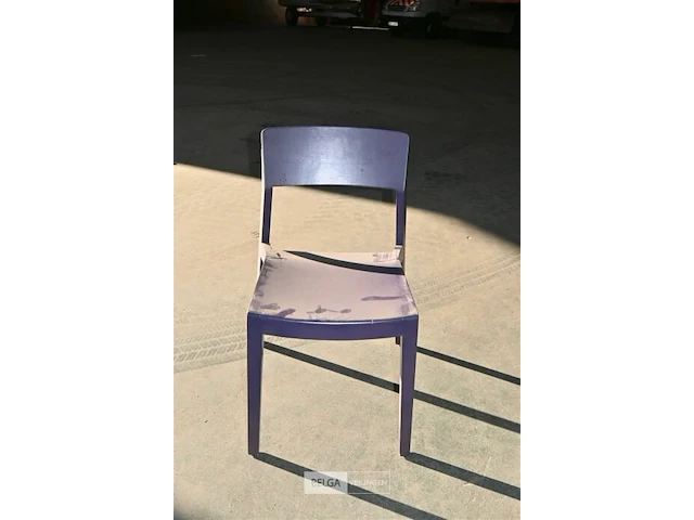 Partij houten stapelstoelen - afbeelding 3 van  4