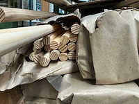 Partij houten stelen - afbeelding 1 van  4