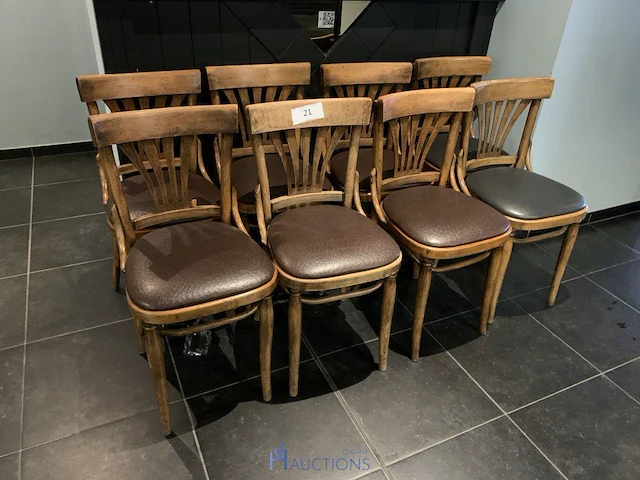 Partij houten stoelen - afbeelding 1 van  5