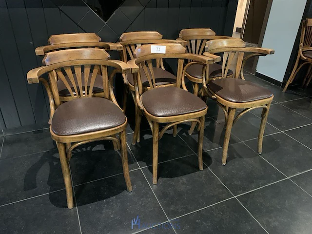 Partij houten stoelen - afbeelding 1 van  7