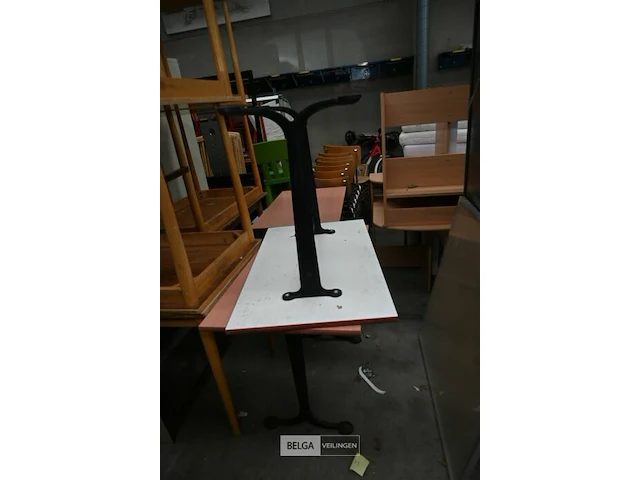 Partij houten tafels - afbeelding 2 van  5