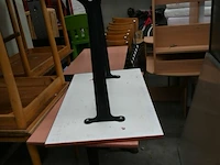 Partij houten tafels - afbeelding 2 van  5