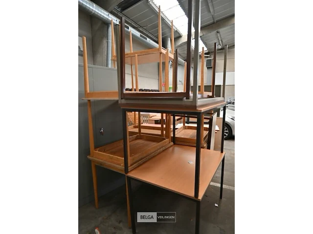 Partij houten tafels - afbeelding 4 van  5