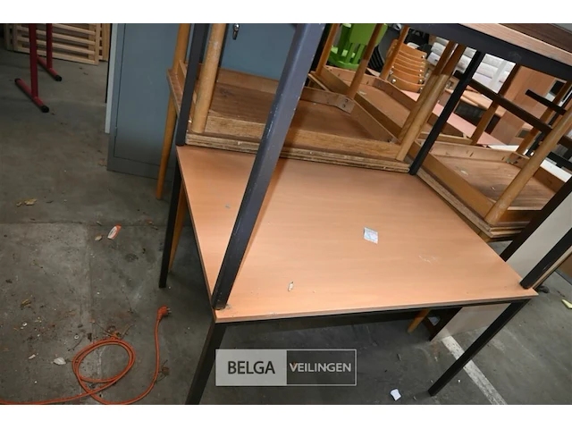 Partij houten tafels - afbeelding 5 van  5