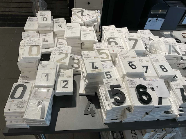 Partij huisnummers en letters - afbeelding 3 van  10
