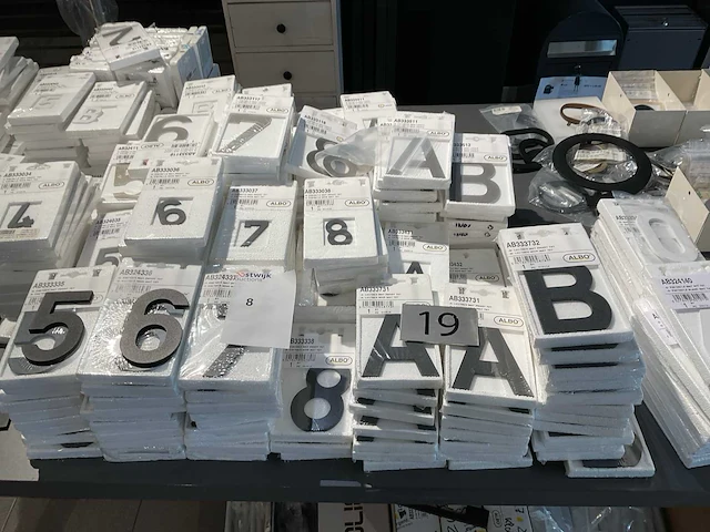 Partij huisnummers en letters - afbeelding 4 van  10