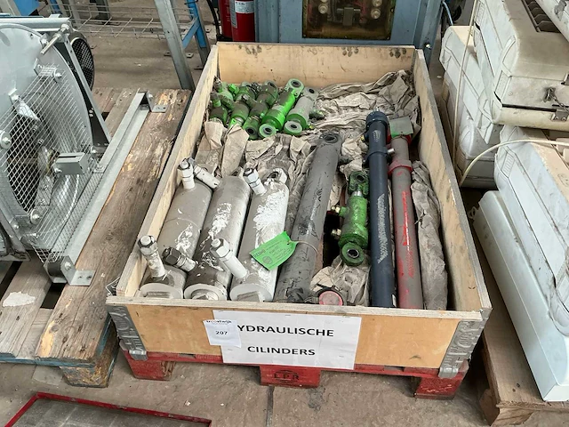 Partij hydraulische cilinder (12x) - afbeelding 1 van  5