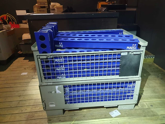 Partij ijsemmers en crates - afbeelding 11 van  26