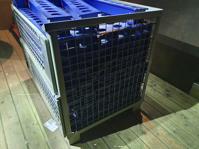 Partij ijsemmers en crates - afbeelding 13 van  26