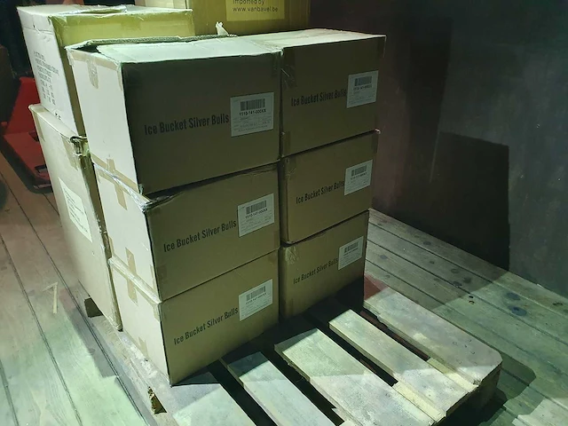 Partij ijsemmers en crates - afbeelding 21 van  26