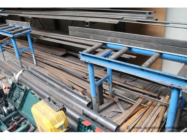Partij ijzermaterialen op diverse plaatsen - afbeelding 2 van  6