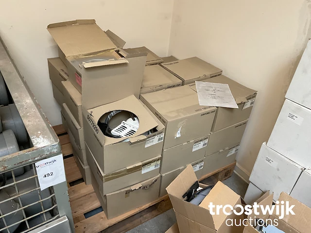 Partij inbouw plafondarmaturen - afbeelding 7 van  11
