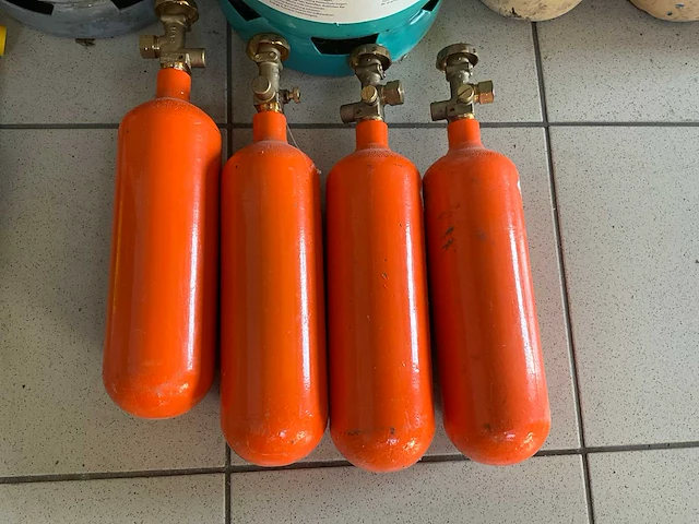 Partij industriële gassen - afbeelding 7 van  14