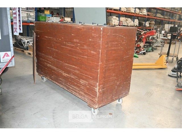 Partij infopanelen met houten kar - afbeelding 2 van  8