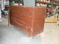 Partij infopanelen met houten kar - afbeelding 2 van  8