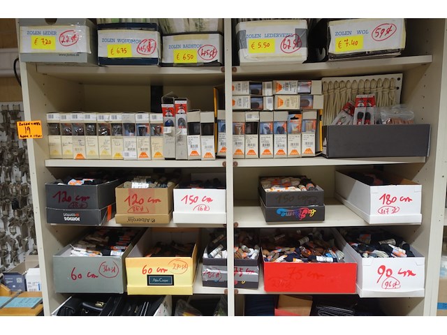 Partij inlegzolen + veters - afbeelding 12 van  36