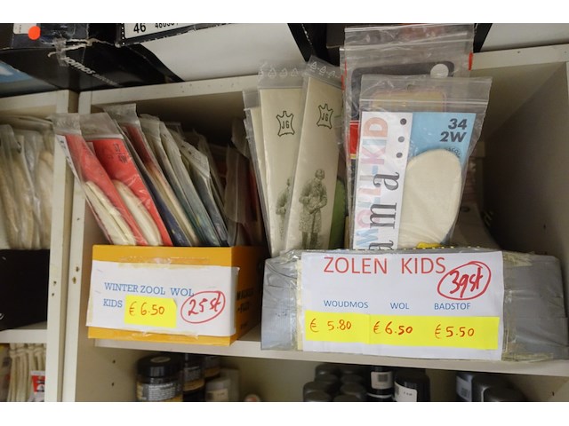 Partij inlegzolen + veters - afbeelding 31 van  36