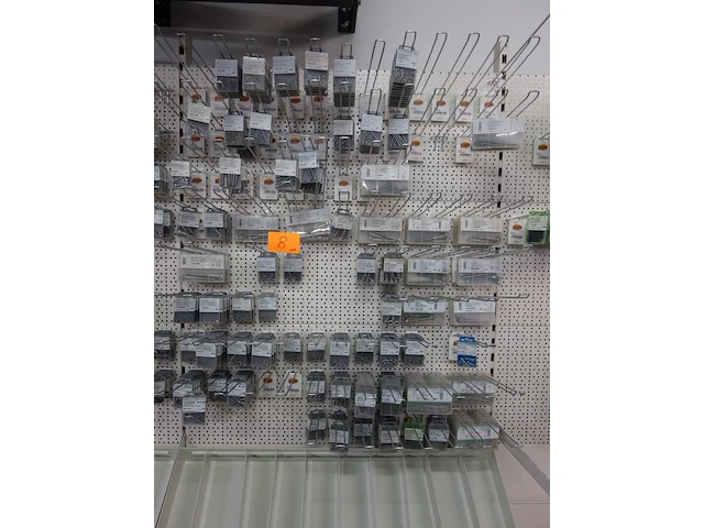 Partij inox ijzerwaren pgb-fasteners - afbeelding 2 van  4
