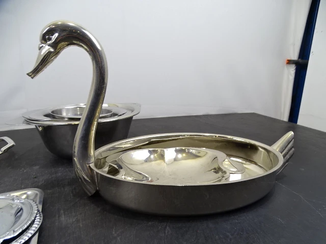 Partij inox plateaus en kommen - afbeelding 2 van  5