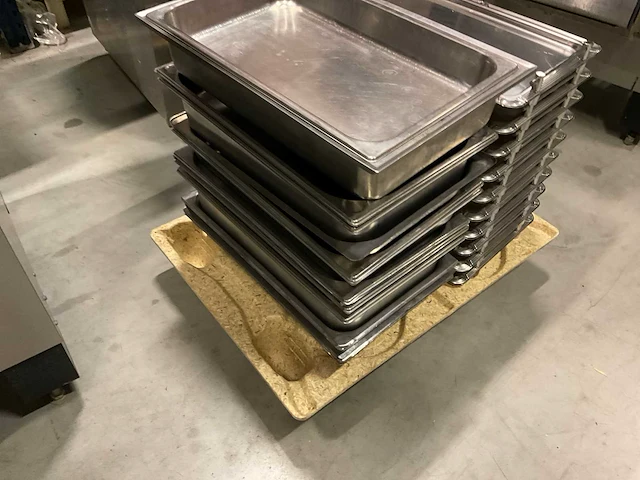 Partij inox presentatie plateaus en gn bakken - afbeelding 4 van  4