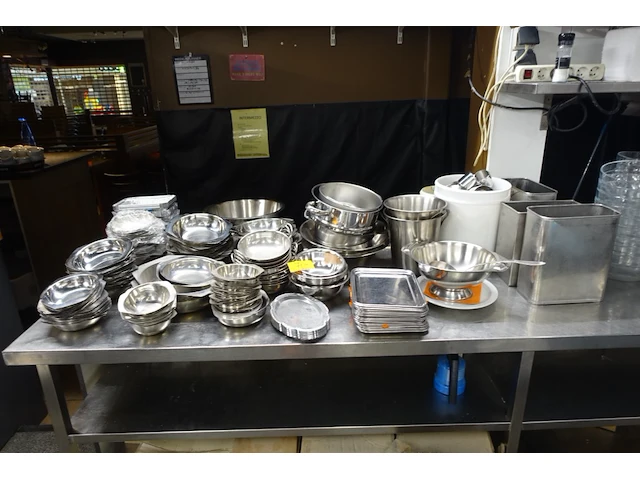 Partij inox schalen - afbeelding 1 van  8