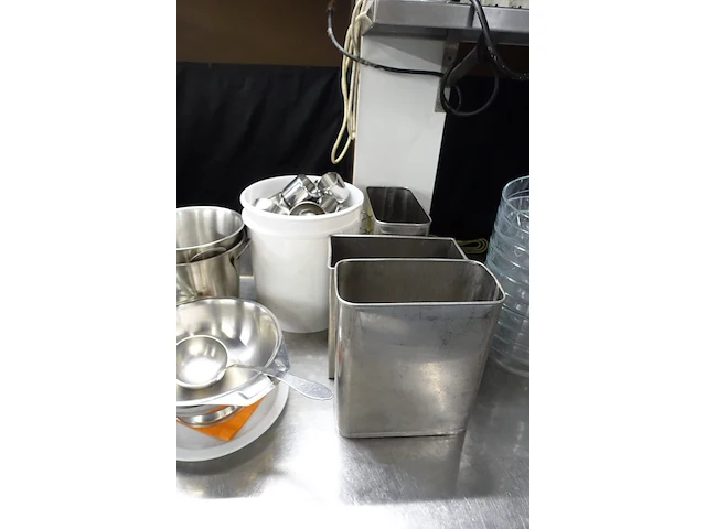 Partij inox schalen - afbeelding 4 van  8