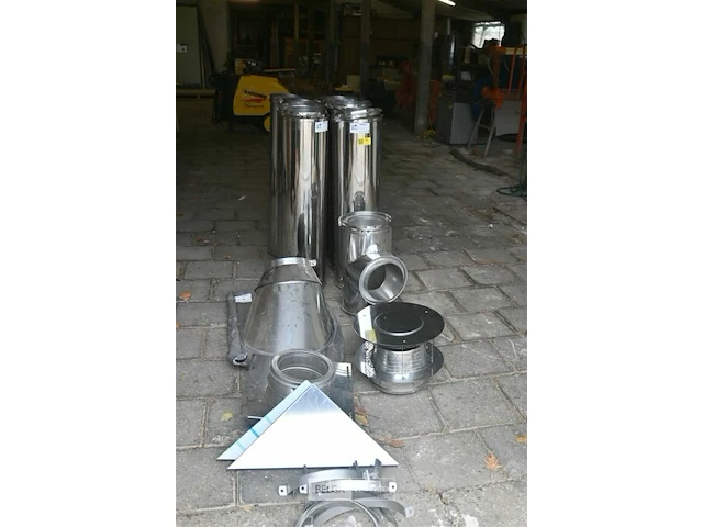 Partij inox schoorsteenpijpen + hulpstukken - afbeelding 1 van  8