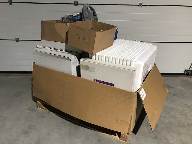 Partij installatie materiaal ter waarde van 30.000 eur. 7 pallets. - afbeelding 19 van  57