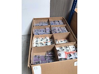 Partij installatie materiaal ter waarde van 30.000 eur. 7 pallets. - afbeelding 49 van  57