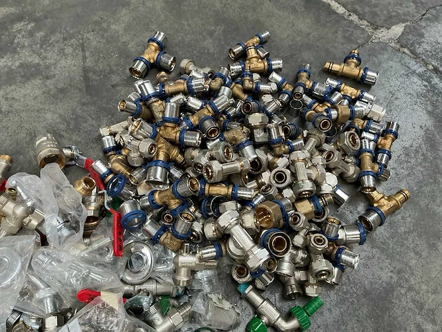 Partij installatiemateriaal sanitair - afbeelding 7 van  8