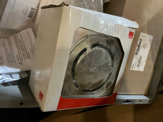 Partij installatiematerialen - afbeelding 2 van  11