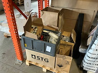 Partij installatiematerialen - afbeelding 1 van  7