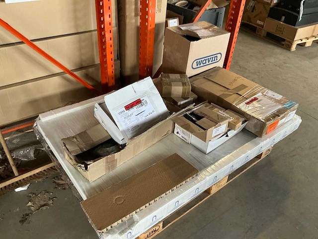 Partij installatiematerialen - afbeelding 2 van  7