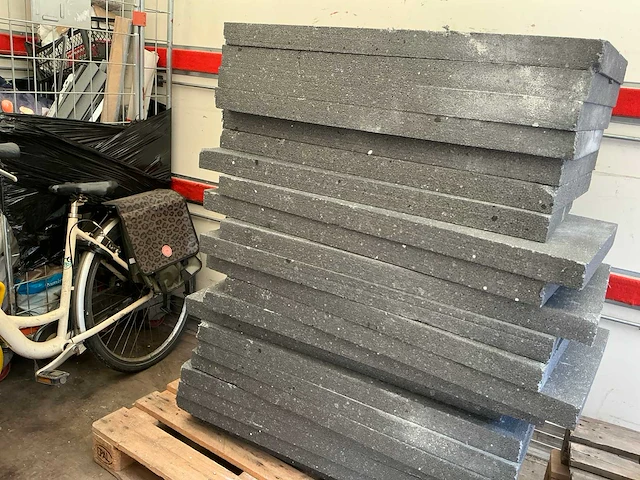 Partij isolatiemateriaal - afbeelding 1 van  3