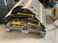 Partij kabel bescherm rijplaten - afbeelding 2 van  2