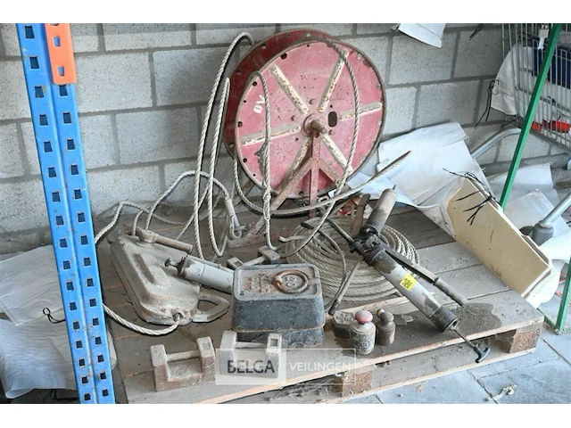 Partij kabelmaterialen en gewichten - afbeelding 1 van  7